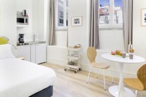 Lisbon Serviced Apartments - Ascensor Da Bica ภายนอก รูปภาพ